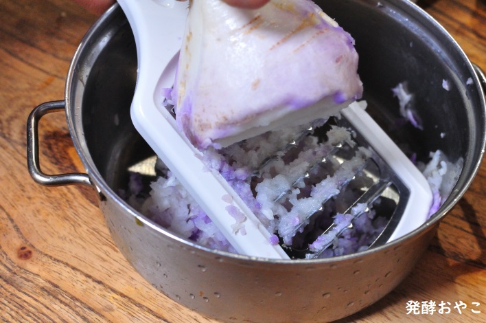 ステンレスの鬼おろし器